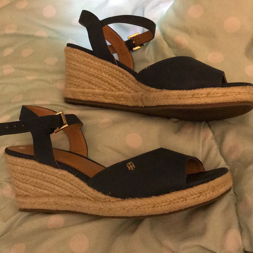 Tommy Hilfiger low heel